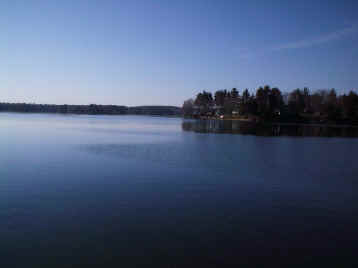 Middle Pond from Killdeer2.jpg (107795 bytes)
