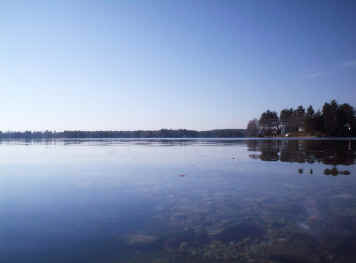 Middle Pond from Killdeer at Lake Level.jpg (103850 bytes)